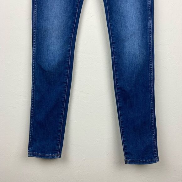 Madewell 10” High-Rise Button-Front Skinny Jeans in Daventry Wash - Picture 5 of 8